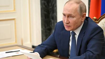 Ukraine seeks UN meeting after Putin reveals plan to store nuclear weapons in Belarus