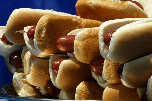 Now Hiring: A “Wiener Connoisseur” to Measure Hot Dogs at MLB Parks